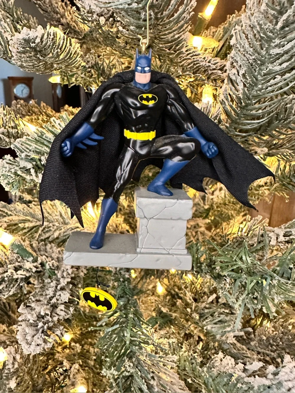 2004 Hallmark Keepsake – The Caped Crusader Batman Ornament